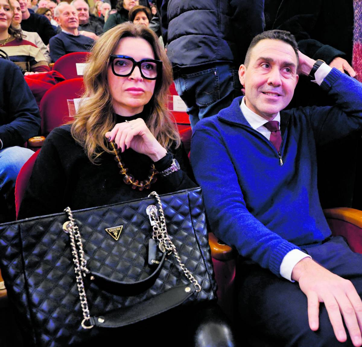 Camelia ci mette la faccia. E subito accende i social